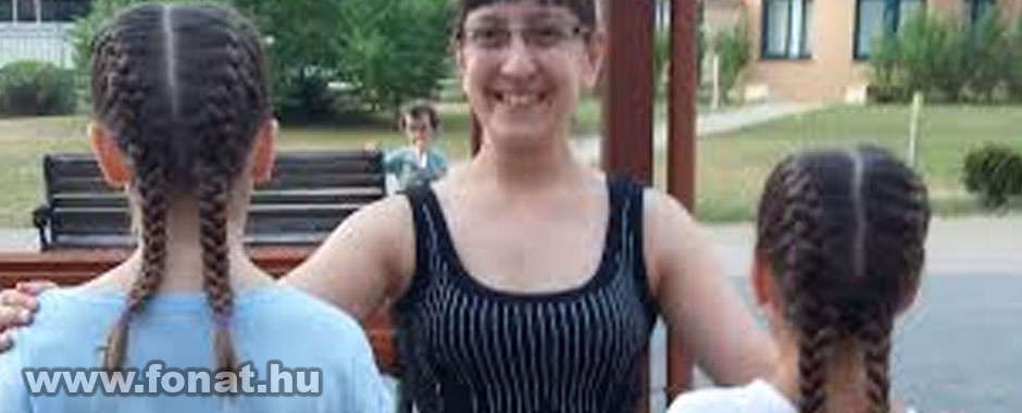 hajdekoráció, hajvágás, divatos hajak, stílusos hajformázás, hullámos haj